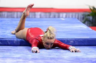 Nastia Liukin feet photo thumbnail