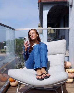 Nastia Liukin feet photo thumbnail