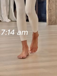 Nastia Liukin feet photo thumbnail