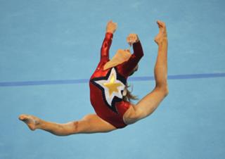 Nastia Liukin feet photo thumbnail