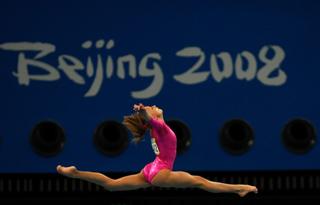 Nastia Liukin feet photo thumbnail