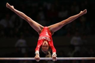 Nastia Liukin feet photo thumbnail