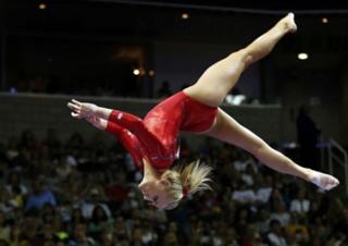 Nastia Liukin feet photo thumbnail
