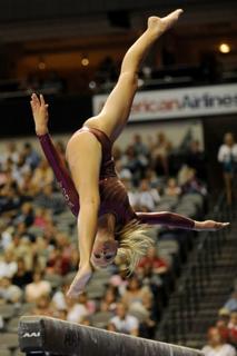 Nastia Liukin feet photo thumbnail