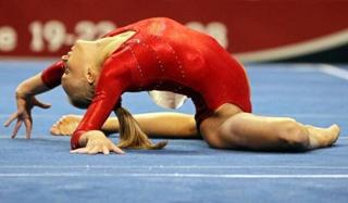 Nastia Liukin feet photo thumbnail