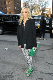 Nastia Liukin feet photo thumbnail