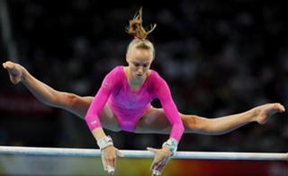 Nastia Liukin feet photo thumbnail
