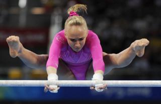 Nastia Liukin feet photo thumbnail