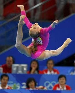 Nastia Liukin feet photo thumbnail