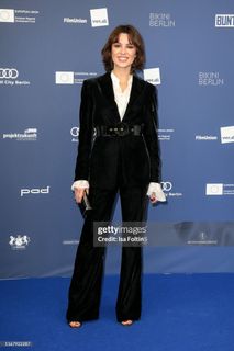 Natalia Avelon feet photo 7