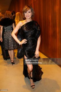 Natalia Avelon feet photo 6