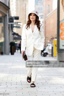 Natalia Avelon feet photo 4