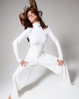 Natalia Avelon feet photo 7