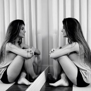 Natalia Cardoso feet photo 1
