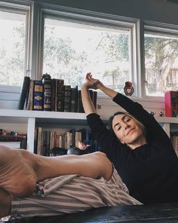 Natalia Cordova-Buckley feet photo 10