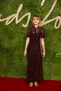Natalia Dyer feet photo thumbnail