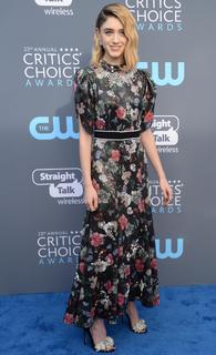 Natalia Dyer feet photo thumbnail