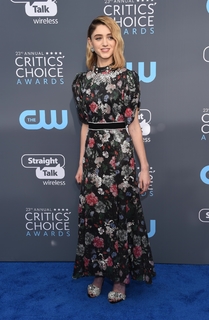 Natalia Dyer feet photo thumbnail