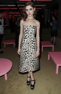 Natalia Dyer feet photo thumbnail