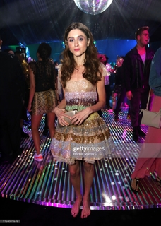 Natalia Dyer feet photo thumbnail
