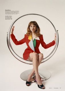 Natalia Dyer feet photo thumbnail