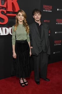 Natalia Dyer feet photo thumbnail