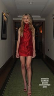Natalia Dyer feet photo 1