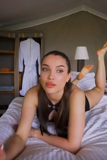 Natalia Karczmarczyk feet photo thumbnail