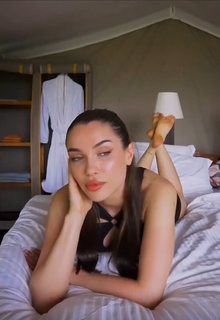 Natalia Karczmarczyk feet photo thumbnail