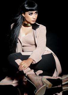 Natalia Kills feet photo 4
