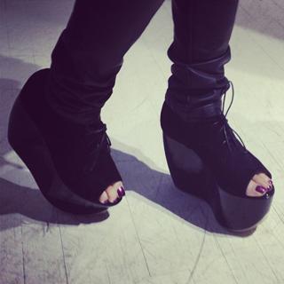 Natalia Kills feet photo 4
