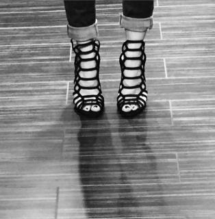 Natalia Lafourcade feet photo 12
