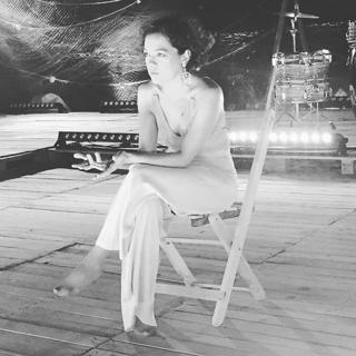 Natalia Lafourcade feet photo 3
