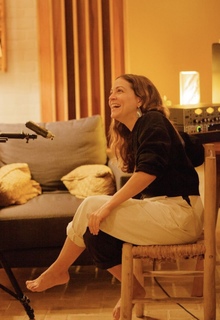 Natalia Lafourcade feet photo 4