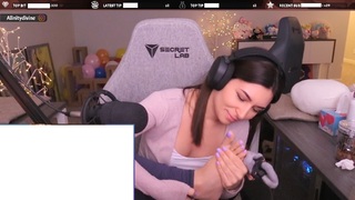 Natalia Mogollon feet photo thumbnail