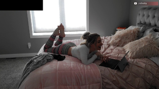 Natalia Mogollon feet photo thumbnail