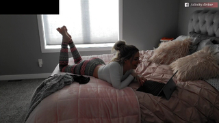 Natalia Mogollon feet photo thumbnail