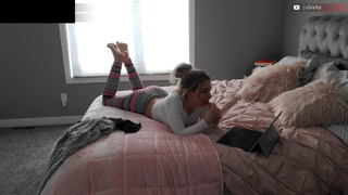 Natalia Mogollon feet photo thumbnail