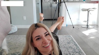 Natalia Mogollon feet photo thumbnail