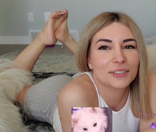 Natalia Mogollon feet photo thumbnail