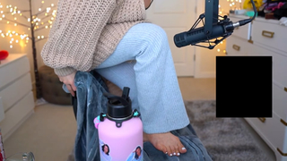 Natalia Mogollon feet photo thumbnail