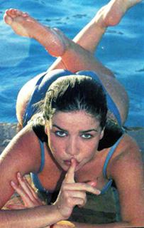 Natalia Oreiro feet photo thumbnail