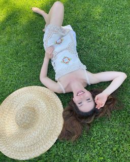 Natalia Oreiro feet photo thumbnail