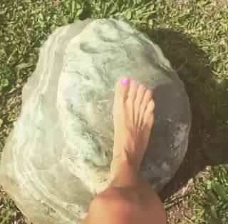 Natalia Paris feet photo 10