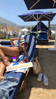 Natalia Paris feet photo 9