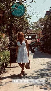 Natalia Paris feet photo 4