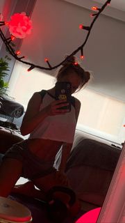 Natalia Paris feet photo 7