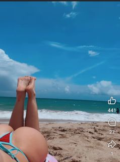 Natalia Rivera feet photo 5