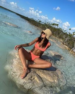 Natalia Siwiec feet photo thumbnail