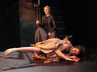 Natalia Tena feet photo thumbnail